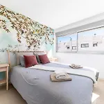 Апартаменты Buena Vista, Panoramic View Penthouse With Pool - By Oyoostays Торевьиа