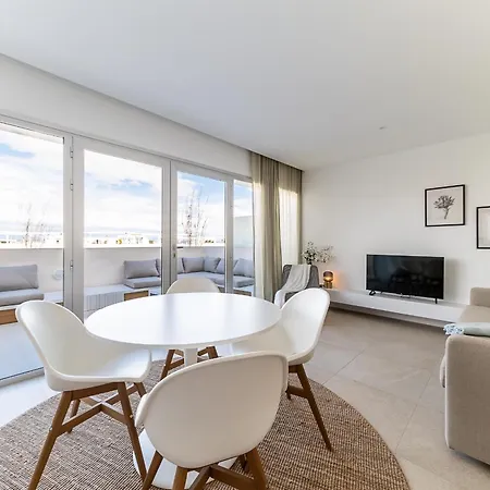 公寓 Buena Vista, Panoramic View Penthouse With Pool - By Oyoostays 托雷维耶哈