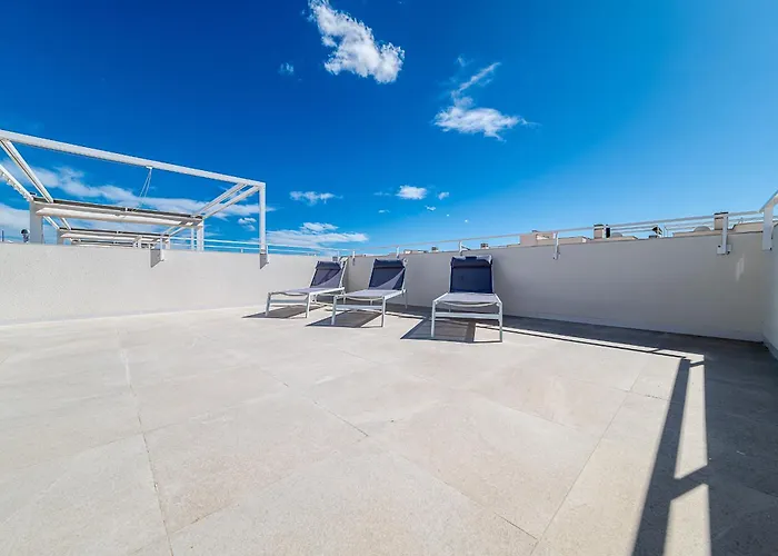 Appartement Buena Vista, Panoramic View Penthouse With Pool - By Oyoostays